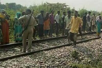 महिला ने पांच बेटियों संग ट्रेन के आगे कूदकर की आत्महत्या, पति से हुआ था विवाद