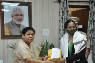The Governor-Chief Minister honored the teachers…. Governor said - teachers develop