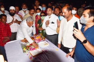 The gateway of the city became the center of public attraction… the dilapidated garden