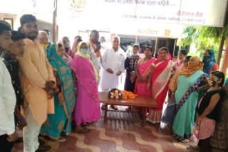 Dhobi Samaj felicitated MLA Vora on getting the status of cabinet minister