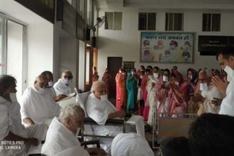 Chaturmas: Members of Jain society actively participating in spiritual chanting