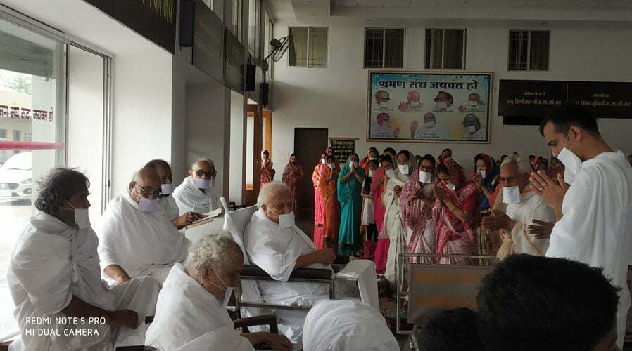 Chaturmas: Members of Jain society actively participating in spiritual chanting