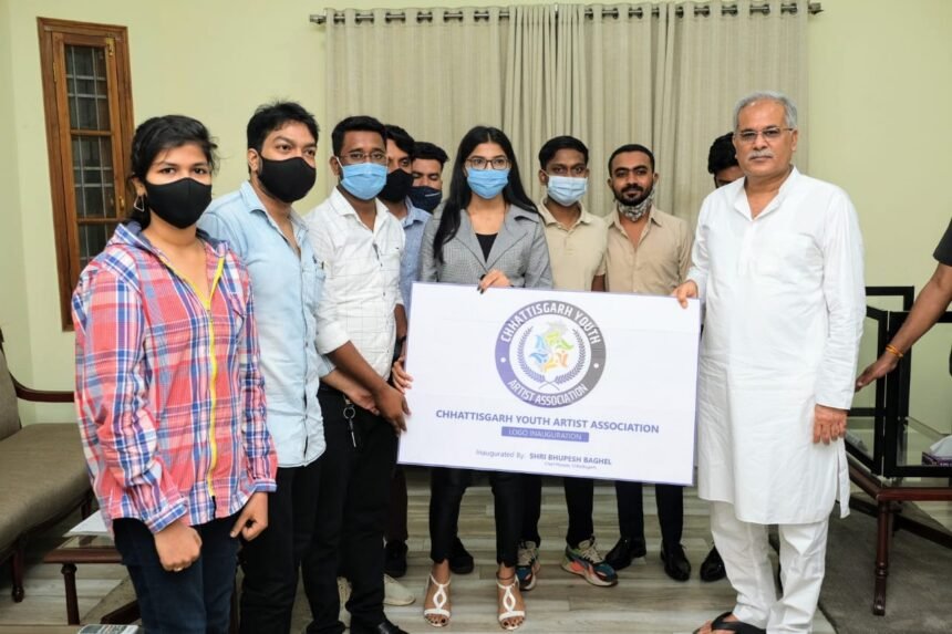 Representatives of Chhattisgarh Youth Artist Association met Chief Minister Bhupesh