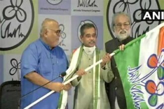 कांग्रेस को बड़ा झटका, प्रणब मुखर्जी के बेटे अभिजीत मुखर्जी टीएमसी में हुए शामिल