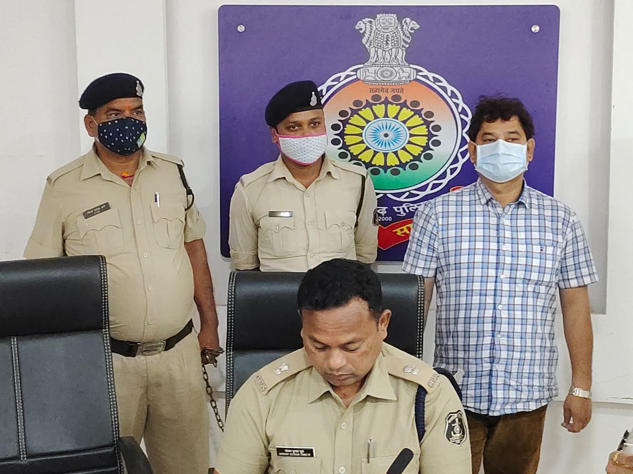 Absconding gangster Vinod Bihari arrested: Police brought from Satna