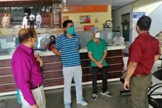 छापेमारी : 45 अस्पतालों पर छापा, ज्यादातर के पास लाइसेंस ही नहीं, फ्रिज में दवाओं की जगह बीयर की बोतलें