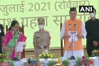 उत्तराखंड: पुष्कर सिंह धामी के सिर सजा प्रदेश के 11वें सीएम का ताज, राज्यपाल ने दिलाई शपथ