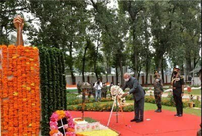 जोजिला में बिगड़ा मौसम, राष्ट्रपति ने बारामुला में शहीदों को अर्पित की पुष्पांजलि