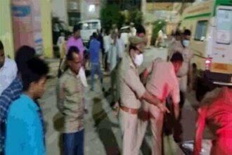 हाईवे पर हादसा : भीषण सड़क दुर्घटना, सात बरातियों की मौत, 10 घायल