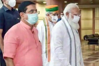 बीजेपी सांसदों से बोले पीएम मोदी- संसद नहीं चलने दे रही कांग्रेस, सामने लाएं असली चेहरा