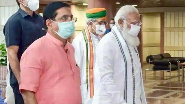 बीजेपी सांसदों से बोले पीएम मोदी- संसद नहीं चलने दे रही कांग्रेस, सामने लाएं असली चेहरा