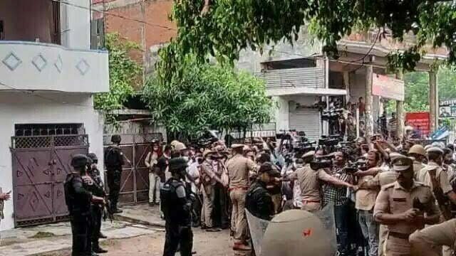 सीरियल ब्लास्ट की फिराक में थे लखनऊ में छिपे आतंकी, कई बड़े बीजेपी नेता भी थे निशाने पर