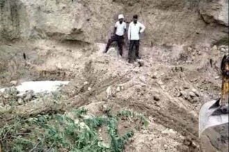 बड़ा हादसा: वृंदावन के अक्रूर में मिट्टी की ढाय गिरी, एक महिला की मौत