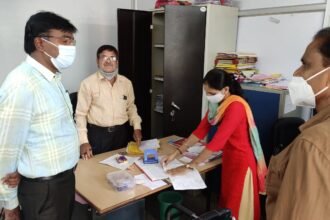 The commissioner bifurcated over the arbitrariness of the employees