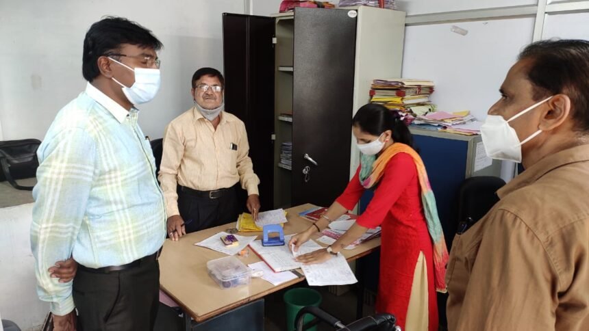 The commissioner bifurcated over the arbitrariness of the employees