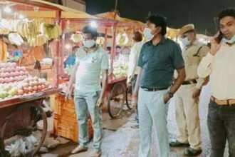 साप्ताहिक बाजार के दिन मार्ग जाम कर व्यापार करने वाले ठेले व गुमटी वालों को आयुक्त ने दी चेतावनी
