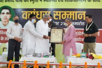 Chief Minister honored litterateur Satish Jaiswal with Vasundhara Samman