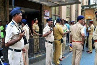 Bomb panic in Mumbai: Police got blown up by a call
