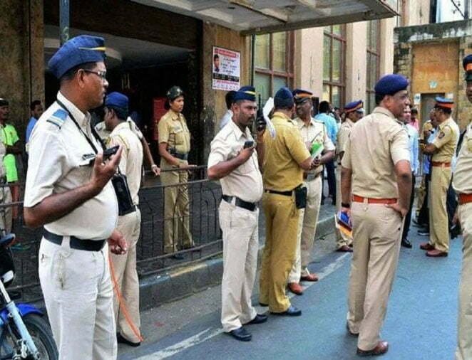 Bomb panic in Mumbai: Police got blown up by a call