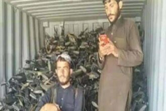 तालिबानी आतंकियों ने लूटे अमेरिकी हथियार, भारत से पहले पाकिस्तान में मचा सकते हैं तबाही