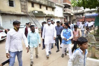 Bhilai. Ward 37 Sonia Gandhi Nagar's Ganesh Mandir's stage will be maintained soon