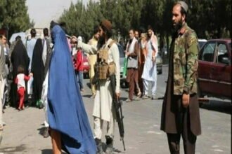 तालिबानी आतंक: अमेरिका ने एक बार फिर दी खतरे की चेतावनी, कहा- एयरपोर्ट इलाके को जल्द से जल्द करें खाली