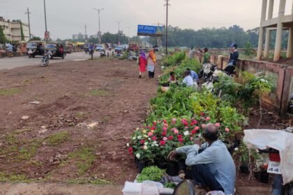Dozens of officer employees gathered… six hours of hard work