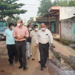 To know the status of drinking water, the collector reached Khursipar at 6 o'clock in the morning