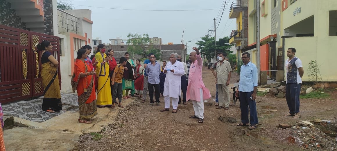 MLA Vora did ward tour for 5 hours: roaming in every lane of Mohan Nagar took stock of the problems