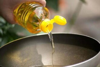 A gift to the public before the festivals, the government has reduced the import duty on edible oils