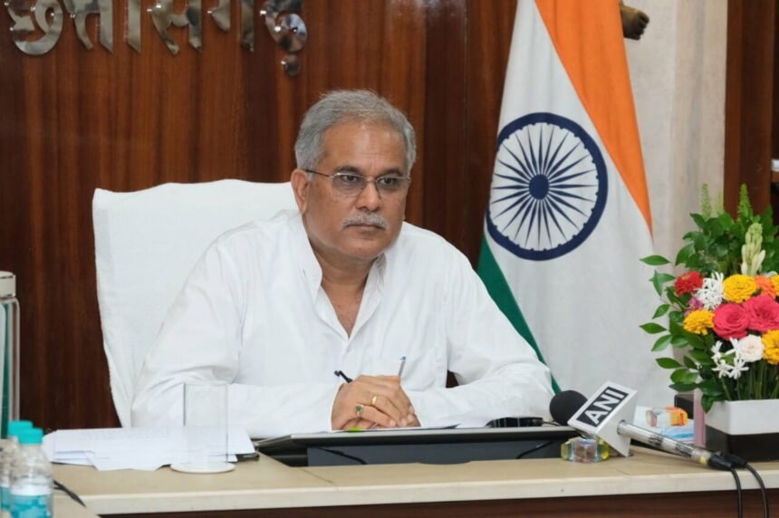 Chief Minister Baghel addressed the program of PhD Chamber of Commerce