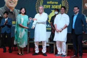 CM Baghel honored the personalities who did excellent work