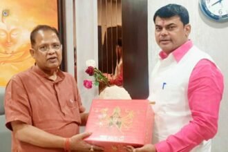 Daya Singh invited Navratri to former minister Amar Agarwal