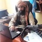 बंदूक की नोक पर इकॉनमी? यह बंदूकधारी बैंकर है अफगानिस्तान के सेंट्रल बैंक का मुखिया हाजी मोहम्मद इदरिस