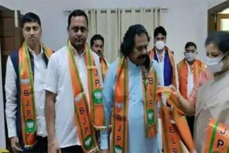 कांग्रेस को झटका: प्रदेश के 11 कांग्रेस नेताओं ने थामा भाजपा का दामन, पार्टी से चल रहे थे नाराज