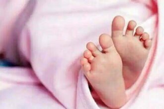 पति-पत्नी के झगड़े में गई मासूम की जान, 6 महीने की बच्ची को पटककर मार डाला