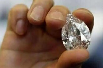 हीरा कारोबारी के 23 ठिकानों पर आयकर विभाग की छापेमारी, बेहिसाब खरीद-बिक्री का खुलासा