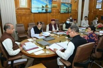 कैबिनेट ने लिया फैसला, बंद रहेंगे स्कूल, ऑनलाइन होंगी परीक्षाएं