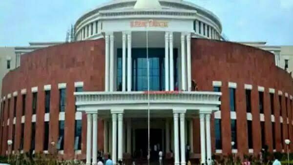 नमाज के लिए कमरा आवंटन को लेकर गरमाई सियामत, बीजेपी ने दी विधानसभा घेराव की चेतावनी