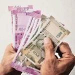 निवेश: लोगों को खूब भा रही अटल पेंशन योजना, निवेश करने पर हर महीने होता है पांच हजार का फायदा