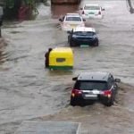 बारिश ने तोड़ा 12 साल का रिकॉर्ड, मुंबई में डूबीं सड़कें, जानें देश के अन्य राज्यों का हाल