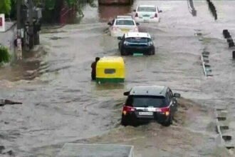 बारिश ने तोड़ा 12 साल का रिकॉर्ड, मुंबई में डूबीं सड़कें, जानें देश के अन्य राज्यों का हाल