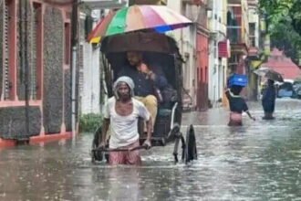 बारिश से बुरा हाल, अस्पतालों और एयरपोर्ट पर भी भरा पानी, 14 सालों में पहली बार इतनी बरसात