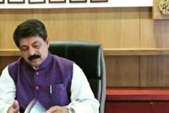 नई कैबिनेट की शपथ से पहले गुजरात विधानसभा के स्पीकर ने भी दिया इस्तीफा