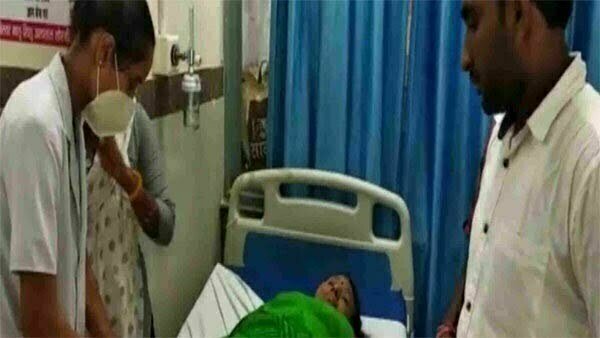 पैर फिसलने से नदी में गिरी महिला 5 घंटे बहती रही, 3 बच्चों ने जान पर खेलकर बचाया