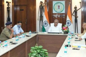 मुख्यमंत्री ने वर्चुअल बैठक में की कवर्धा के कानून व्यवस्था की समीक्षा… कहा- वीडियो में दिख रहे उपद्रवी तत्वों की पहचान कर करे सख्त कार्रवाई