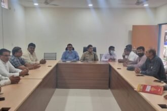 पुलिस कंट्रोल रूम में हुई शांति समिति की बैठक… ईद मिलादुन्नबी को लेकर जिला प्रशासन व पुलिस अधिकारियों की मौजुदगी में इन बातों पर बनी सहमति