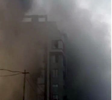 Surat Fire: सूरत में पैकेजिंग कंपनी में लगी भीषण आग