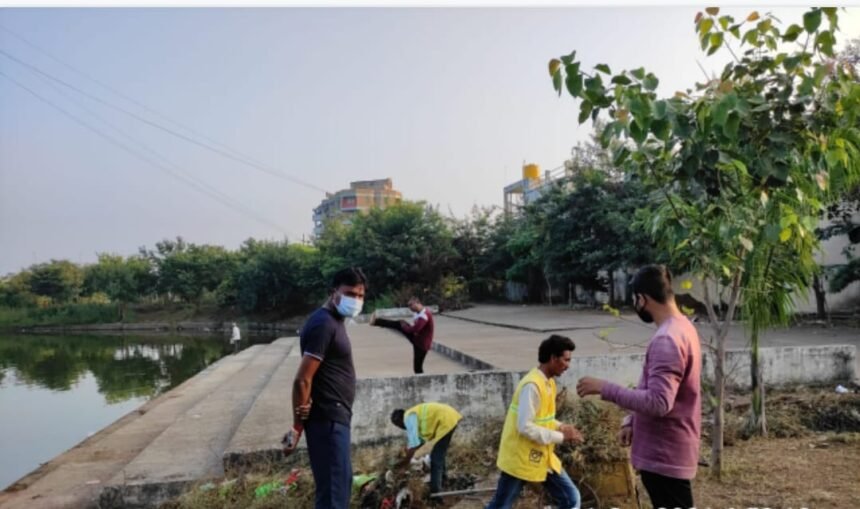 निगम आयुक्त प्रकाश सर्वे ने लिया तालाबों की सफाई का जायजा…. दार्शनिक स्थलों की सफाई व्यवस्था भी देखी… कर्मियों को दिए निर्देश