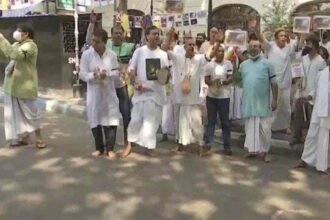 कट्टरपंथियों के खिलाफ इस्कॉन श्रद्धालु एकजुट, 700 मंदिरों में प्रदर्शन